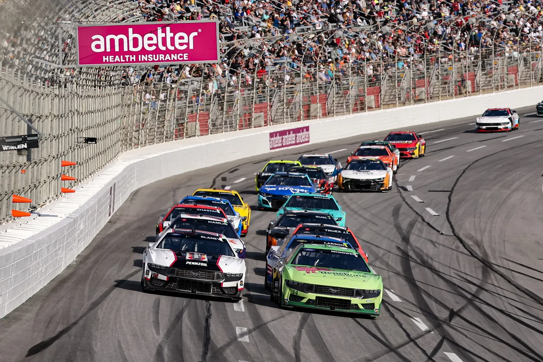 NASCAR Investiga a Pilotos de Ford y Chevy por Incidentes en COTA 2025