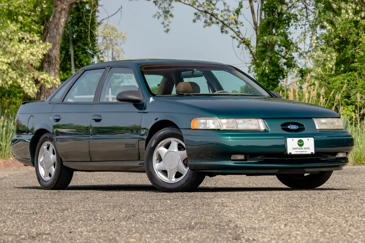 Ford Taurus SHO 1995: ¿Un clásico de alto rendimiento que aún fascina?