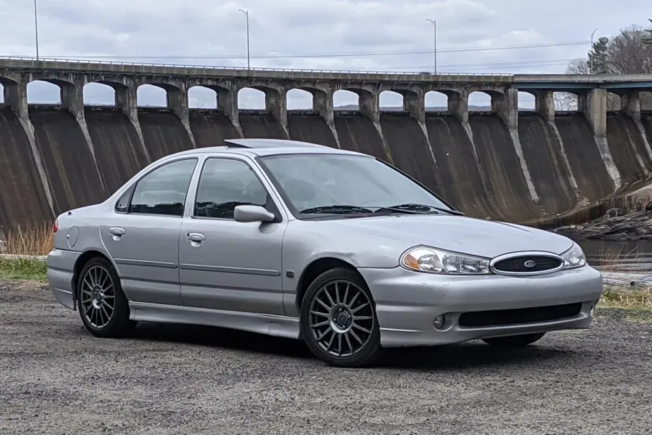 ¡Descubre el Ford Contour SVT: Un Clásico Oculto!