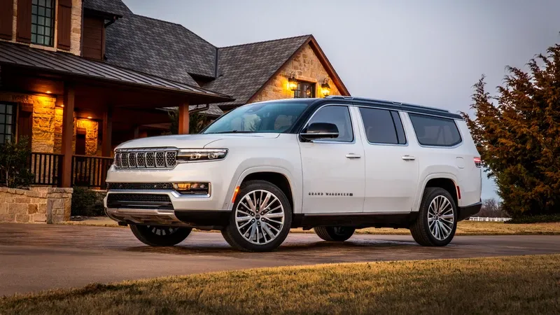 Jeep Grand Wagoneer: El Exceso Americano Hecho Auto