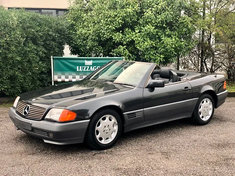 Mercedes-Benz SL 300 Manual: ¿Un Crucero de Lujo con Alma Deportiva?