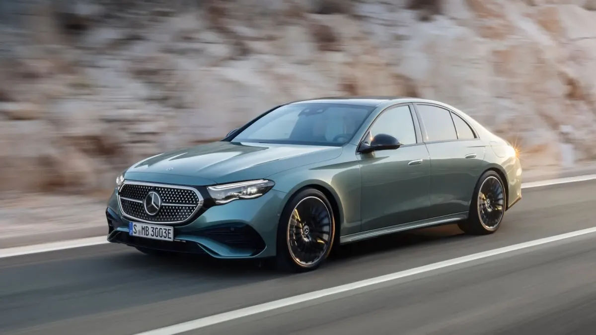 Mercedes-Benz Clase E 2024: ¿Evolución o Revolución? 🚗💨