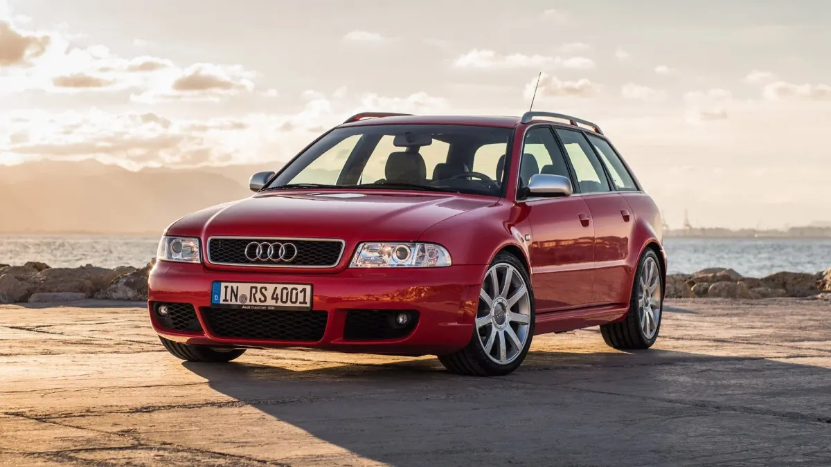 ¡El Audi RS4 Avant B5: Un Clásico Moderno que Desata la Adrenalina!