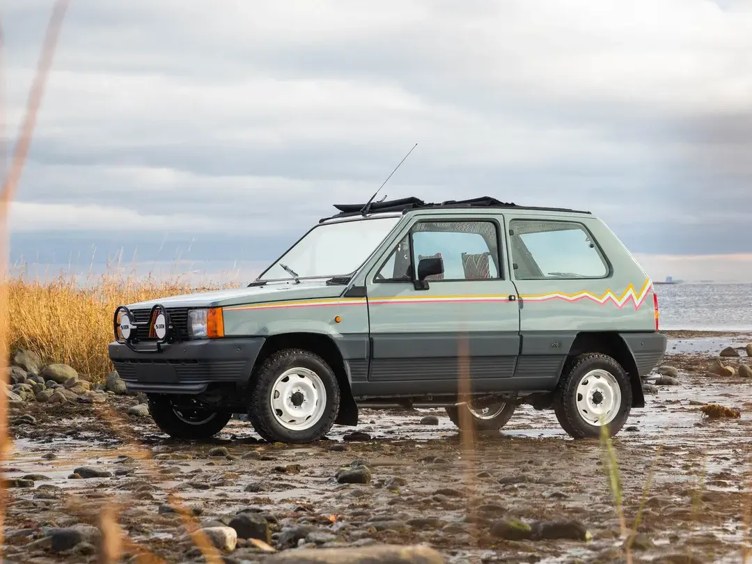 El Fiat Panda 4x4: Un Icono Italiano Sorprendentemente Capaz 🇮🇹 💪