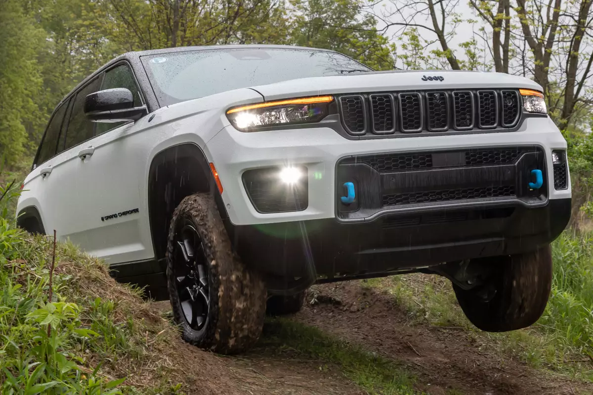 Jeep Grand Cherokee 4xe: ¿El SUV híbrido que te dejará boquiabierto?