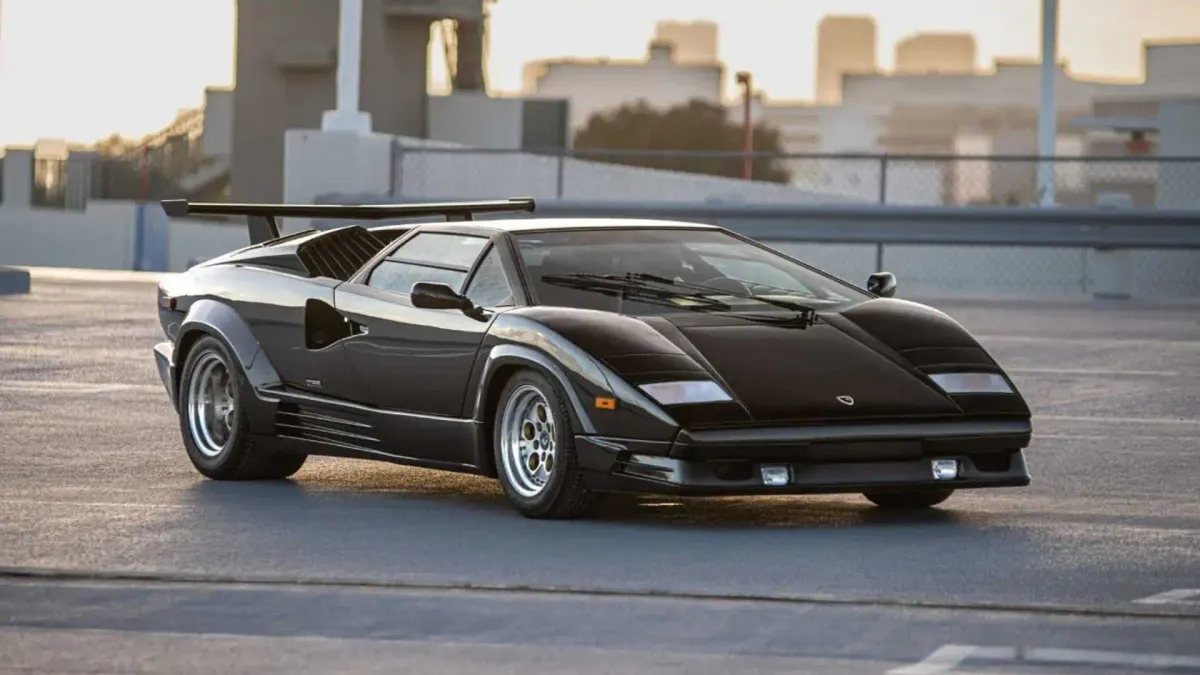 ¡El Lamborghini Countach: Un Sueño de los 80s que Sigue Vivo!