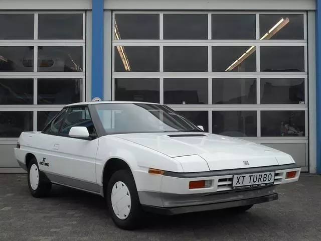 ¡El Subaru XT de 1985! ¿Un auto con un interior de avión?