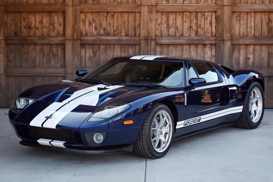 ¡El Ford GT del 2005: Un Sueño Hecho Realidad! 🤯