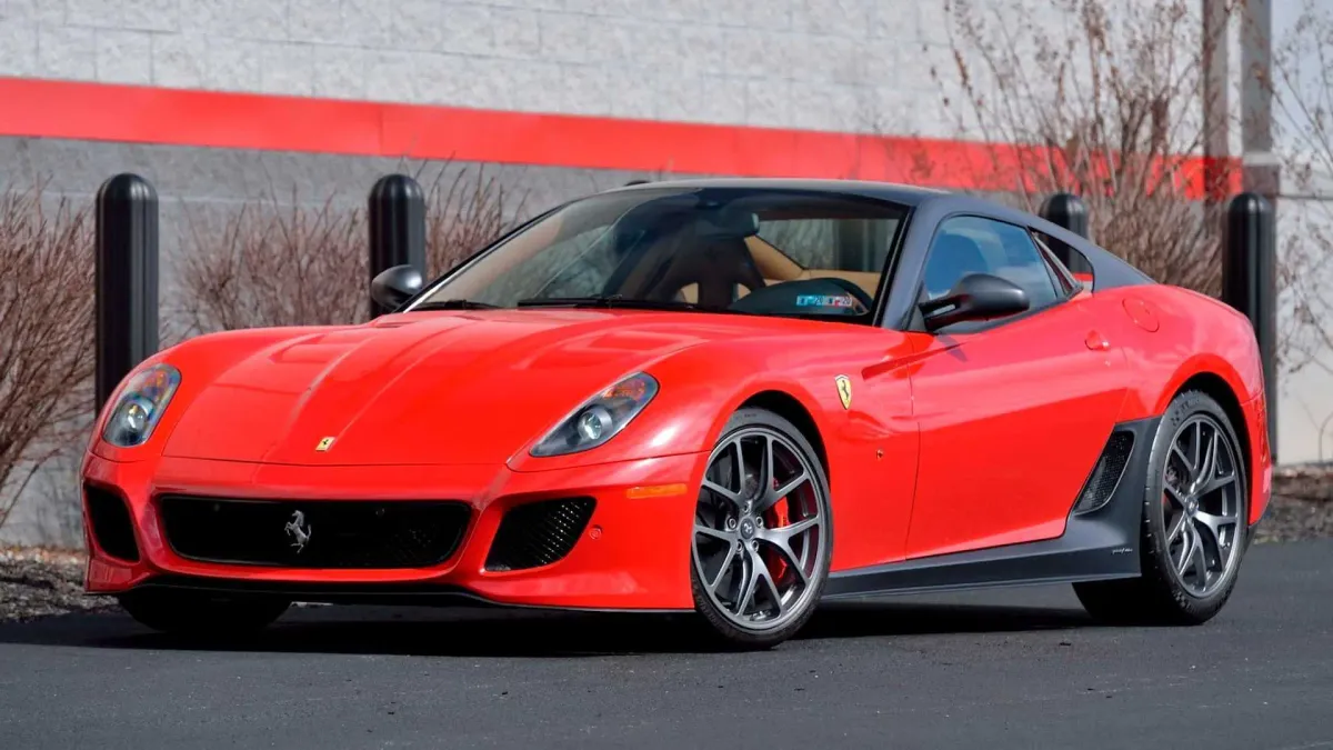 ¡Ferrari 599 GTO: La Bestia que Nunca Envejece! 🚗💨