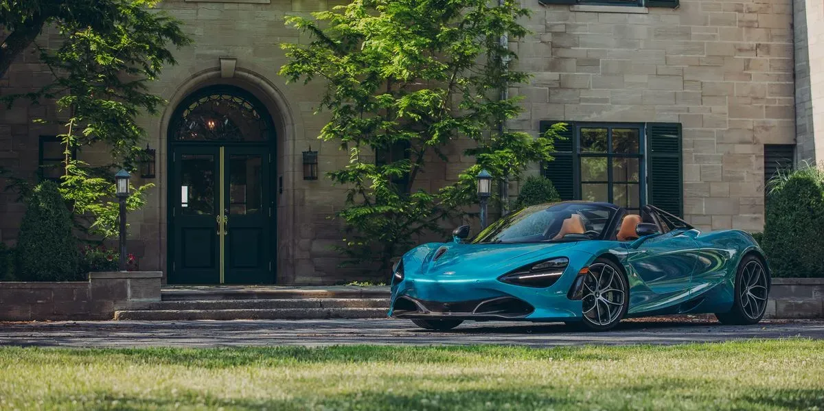 ¡El McLaren 720S: Una Bestia con Estilo! 🤯