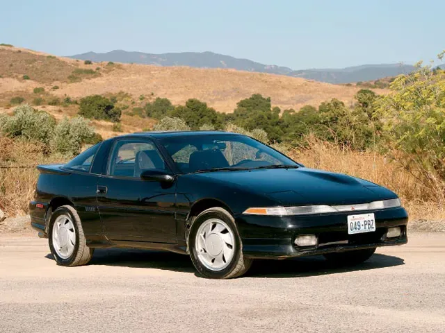 ¡Descubre el encanto del Mitsubishi Eclipse GSX 1990! 🚗💨