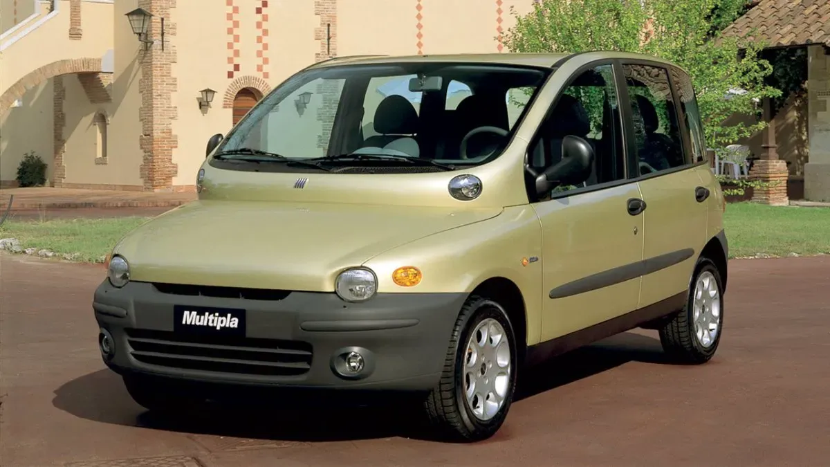 ¡Fiat Multipla: El auto que te hará dudar si es genial o terrible! 🤔