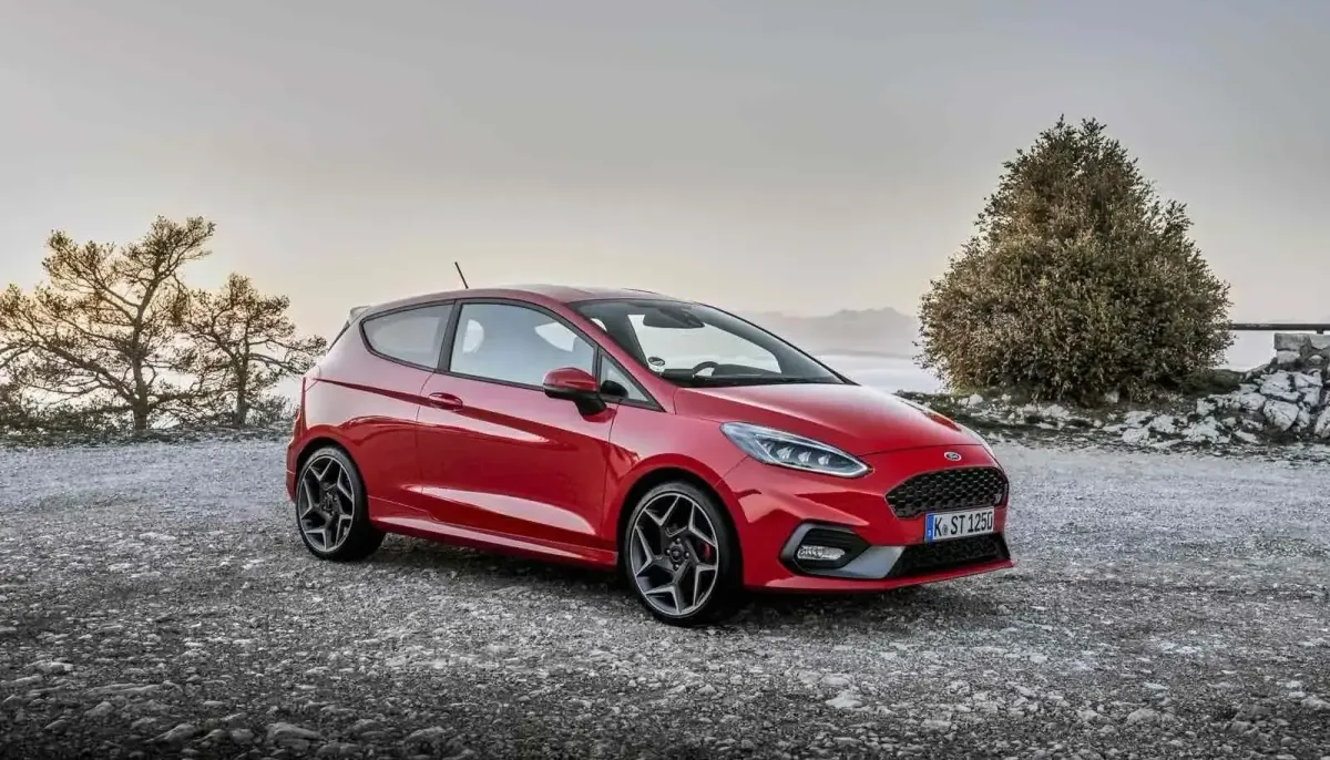 Ford Fiesta ST: ¿Un hot hatch barato que te sorprenderá? 😱