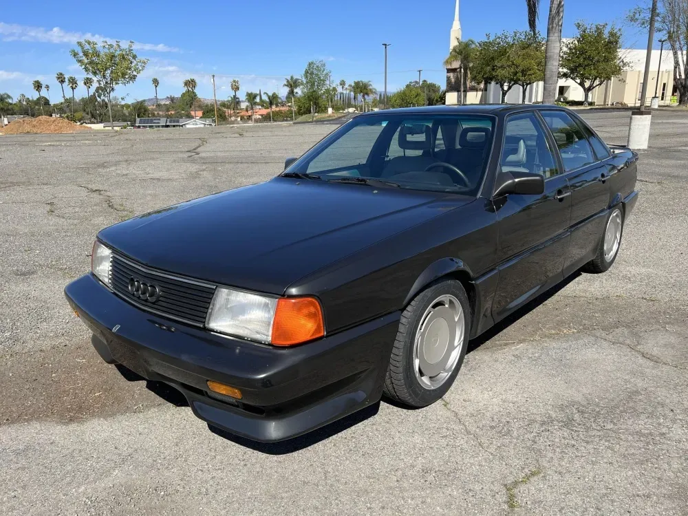 ¡Un Audi 5000 con sabor a 80s!  🚗💨 ¿Es una buena compra?