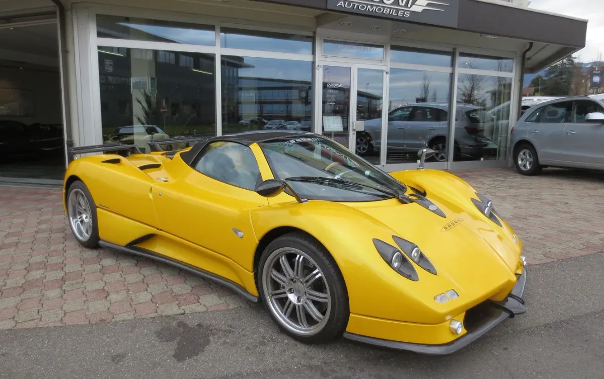 ¡Pagani Zonda S Roadster: Un Viaje al Corazón del Exotismo! 🚗💨