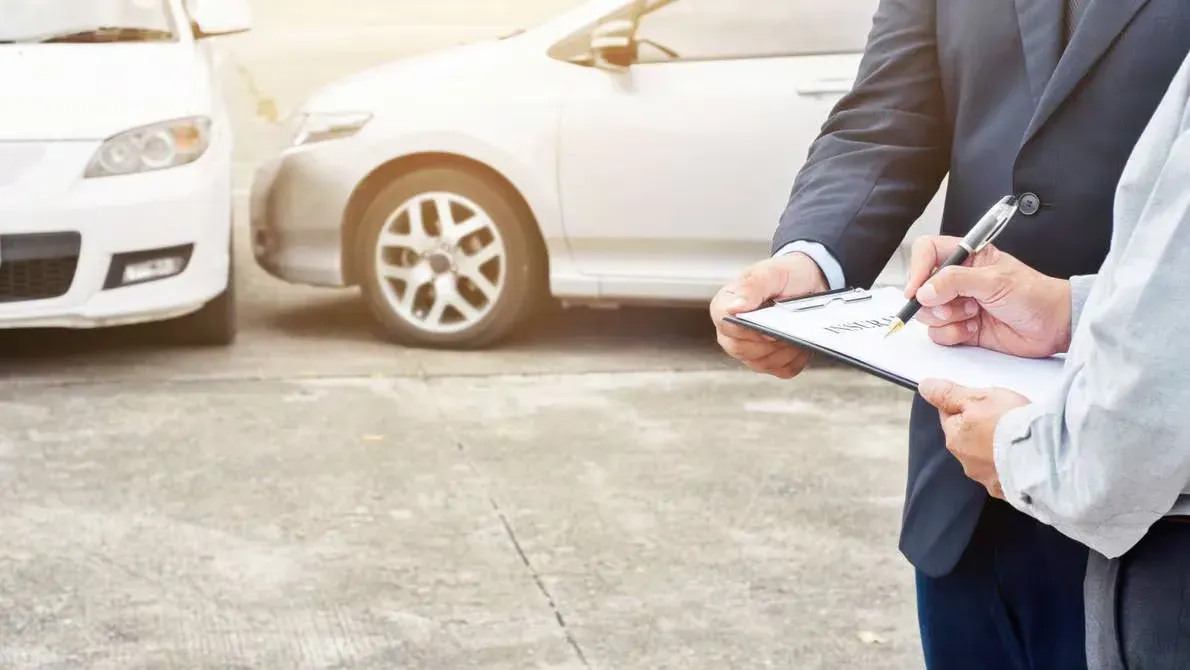 Guía para Manejar Problemas con tu Seguro de Auto