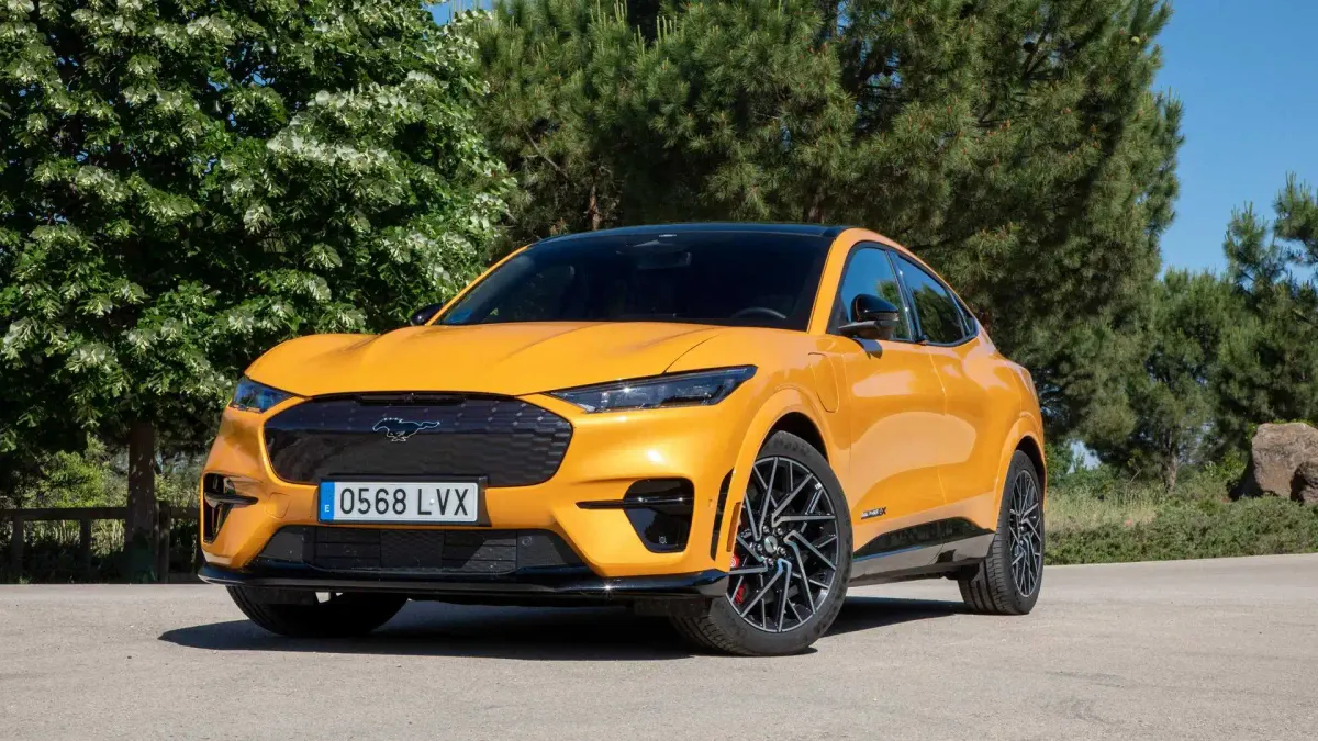 ¡Acelera tu pasión! El Ford Mustang Mach-E GT te dejará boquiabierto 🚗💨