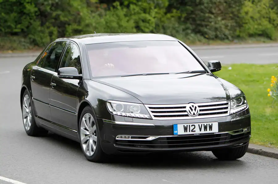 ¡El Volkswagen Phaeton W12: Un Lujo Oculto con un Toque de Absurdo!