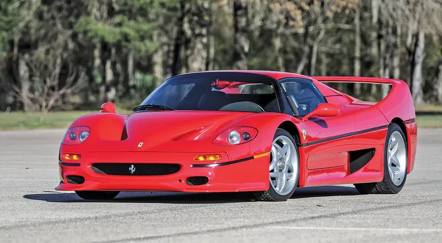 ¡El Ferrari F50: Un Superdeportivo con un toque de Fórmula 1! 😱