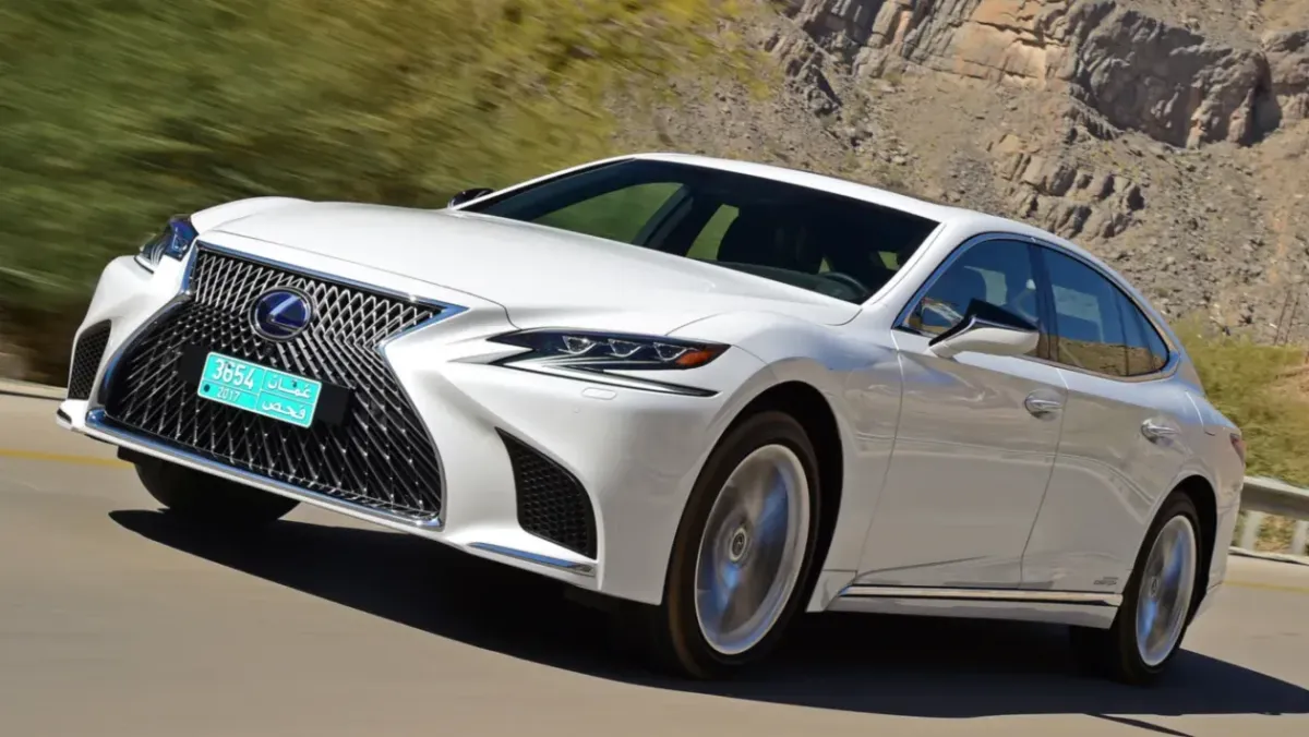 ¡El Lexus LS 500h 2018: Un Sedán de Lujo con Un Toque de Futuro! 🚀