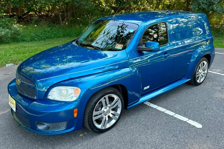 ¡Chevy HHR SS Panel Van: La Camioneta Deportiva que No Sabías que Existía!  🤩