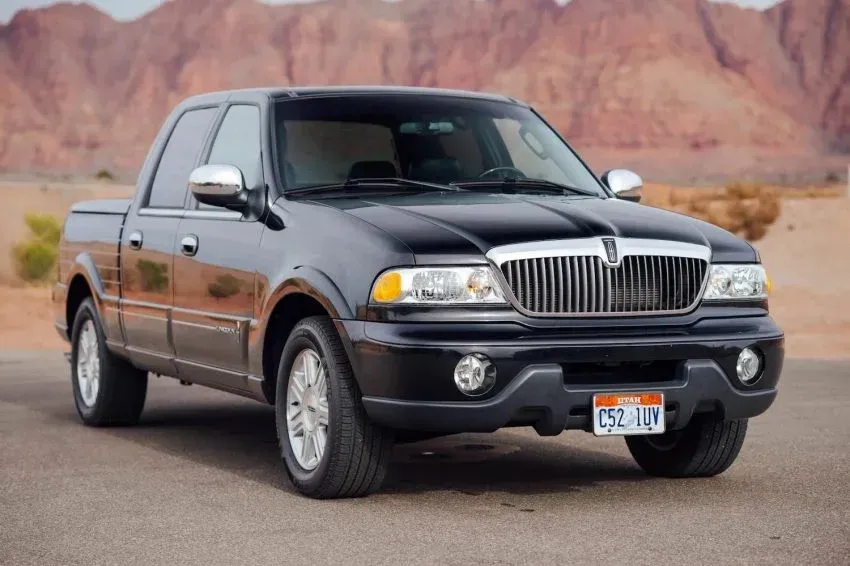 ¡El SUV que nunca fue! El análisis del Lincoln Blackwood 2002