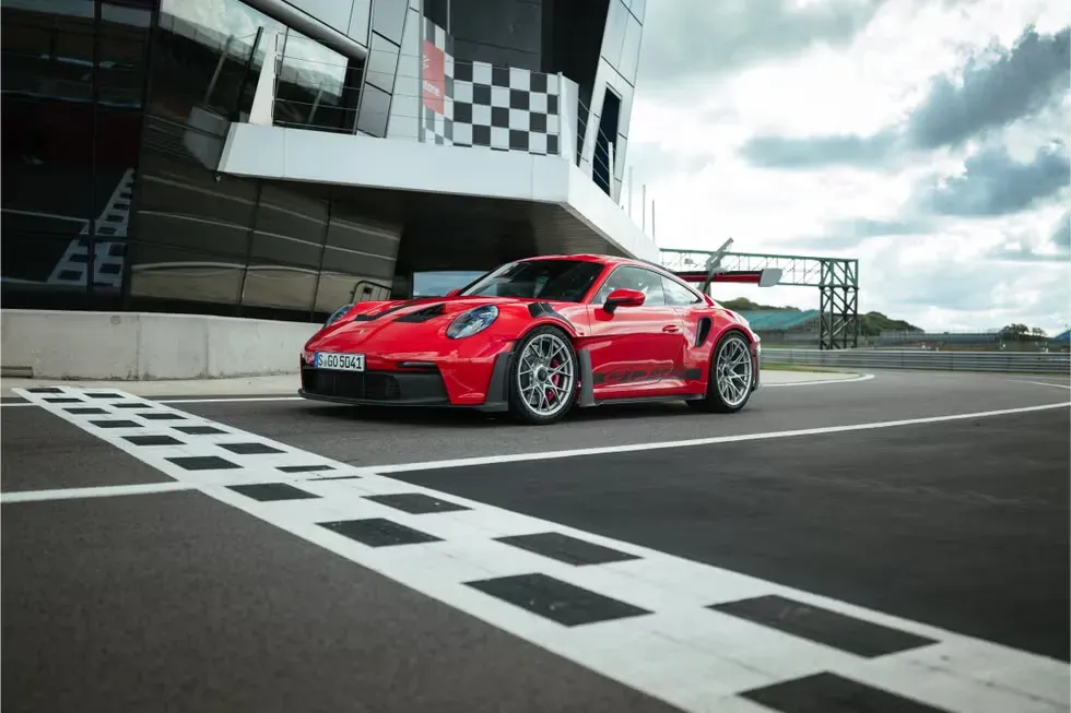 ¡El Porsche 911 GT3 RS 2023: Un Bestia de la Pista! 🏎️💥