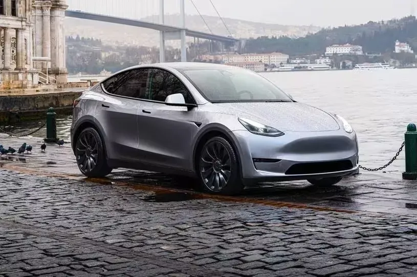 ¡Tesla Model Y:  ¿El SUV Eléctrico Perfecto? 🚗⚡️