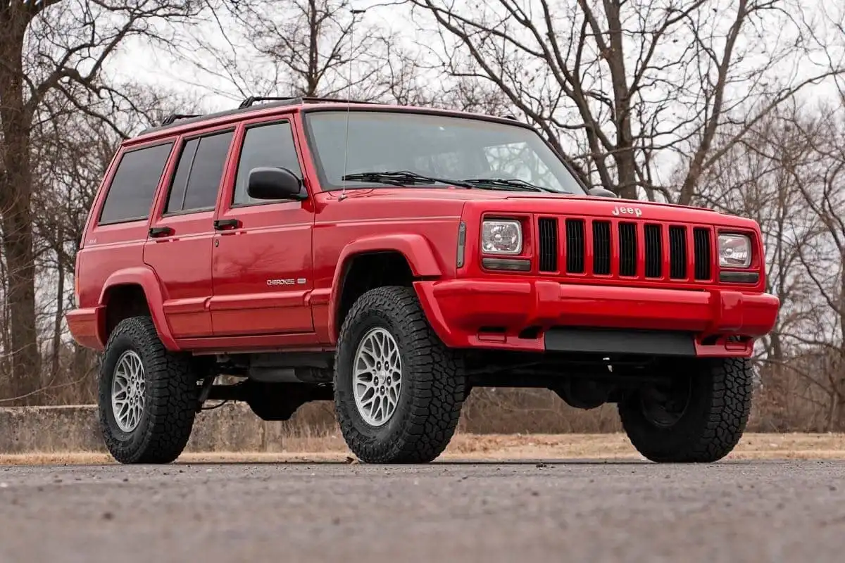 ¡El Jeep Cherokee XJ: Un ícono de la simplicidad! 🤩