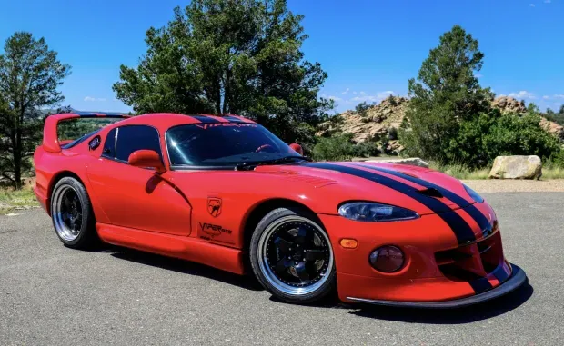 ¡Prueba de potencia definitiva! ¿Cuánto poder esconde un Dodge Viper GTS de 1997? 😱🔥