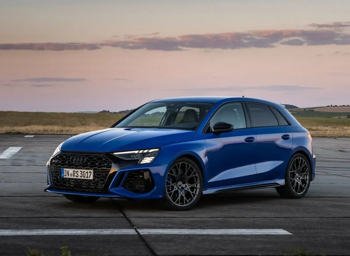 ¡Audi RS3 Sportback 2023: Un rugido salvaje que te dejará sin aliento! 😱