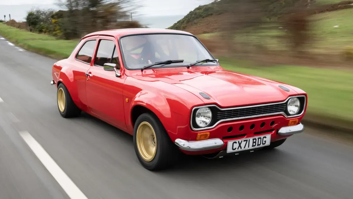 ¡Ford Escort Mk1: Leyenda del Rally! 🤩 ¿Te gustaría revivir la gloria de este clásico?