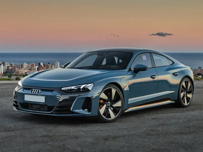 ¡El Audi e-tron GT quattro: Un GT eléctrico que te hará vibrar! 🏎️⚡️