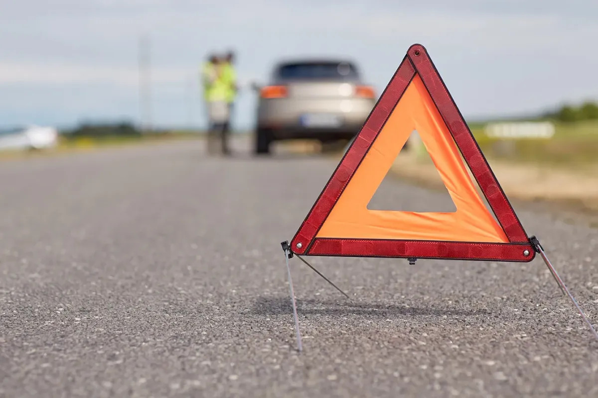 Cómo Manejar una Avería en la Carretera: Pasos y Consejos