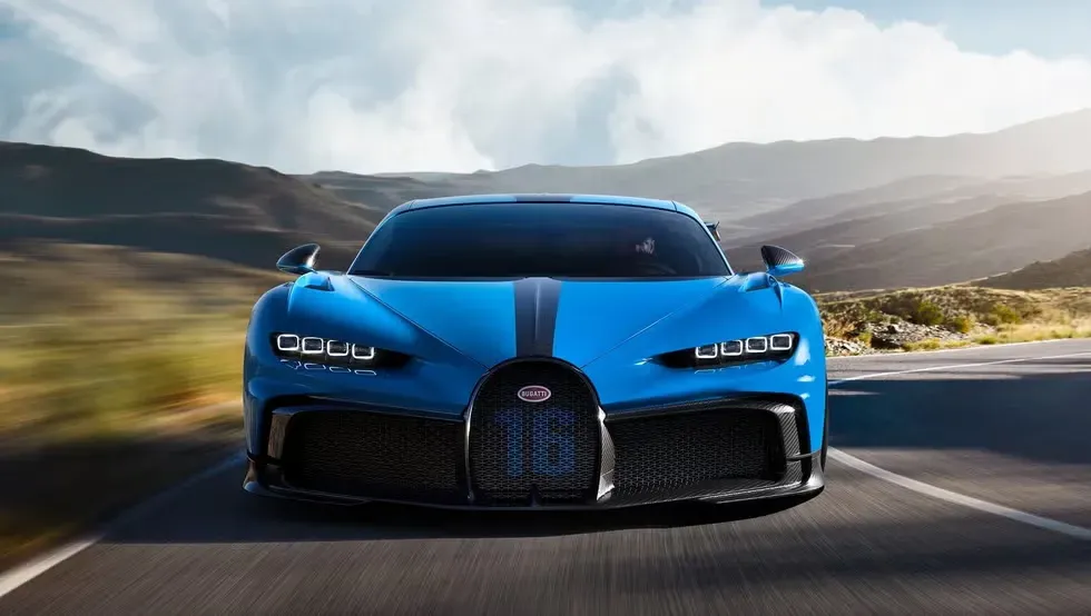 ¡El Bugatti Chiron: Un Sueño de Potencia! 💨🚀