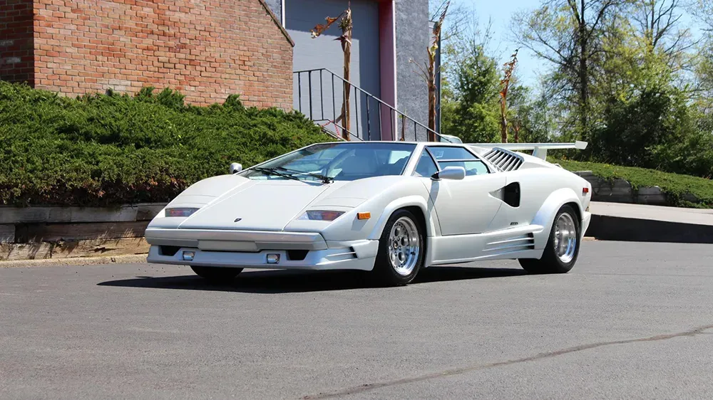 ¡El Lamborghini Countach 25th Anniversary: Un viaje al pasado! 🚗💨