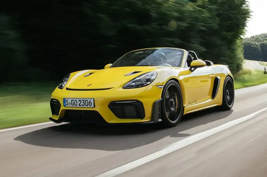 ¡El Porsche 718 Spyder RS: Un Convertible con un Toque de Locura! 🤯