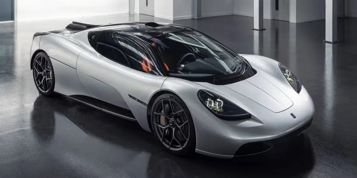 El  McLaren  T50: Un análisis de la Nueva Era de los Superdeportivos  🚀