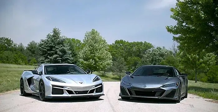 ¡Acelerando el Tiempo! 🏎️  El NSX vs. el Corvette E-Ray: ¿Una batalla de generaciones? 🤯