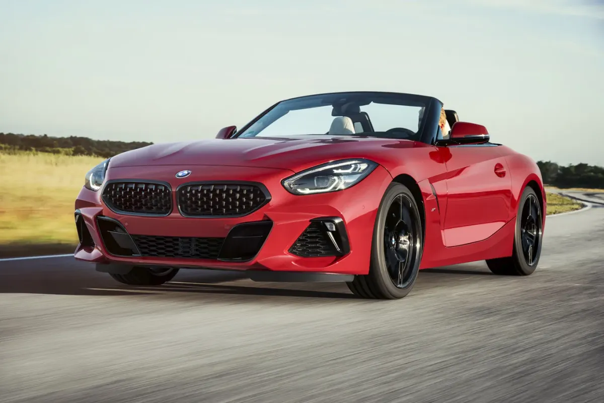 ¡El BMW Z4 M40i: Un Roadster que te hará volar! 🚀