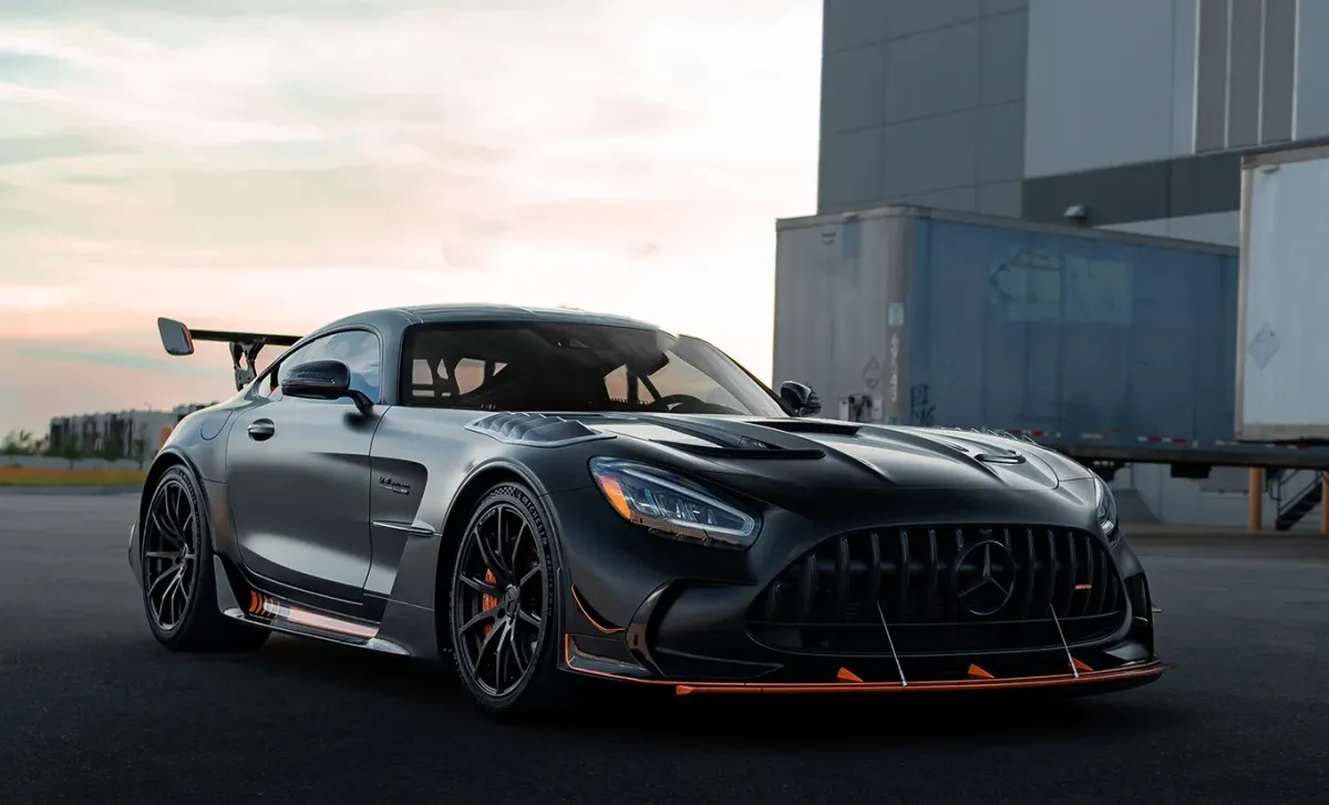 ¡El Mercedes-AMG GT Black Series: Un Monstruo de Potencia y Aerodinámica! 🏎️💨