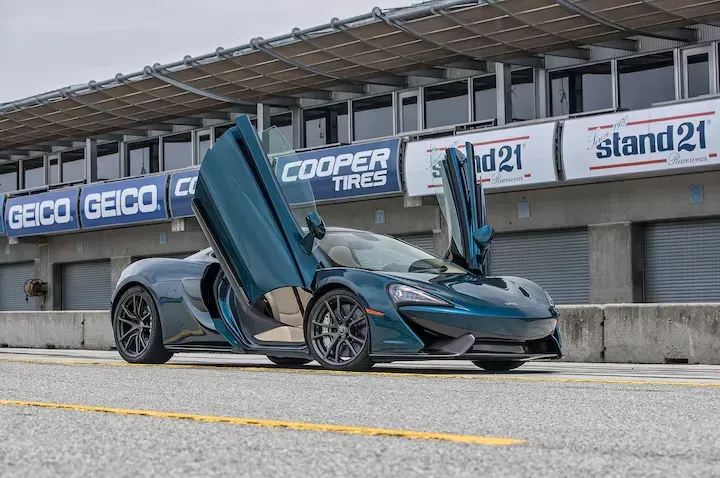 ¡El McLaren 570GT: Un Deportivo Con Alma Gran Turismo! 🤯🚗💨