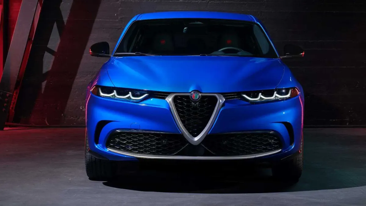 Alfa Romeo Tonale Ti 2024: Tecnología Avanzada y Confort en un SUV Premium