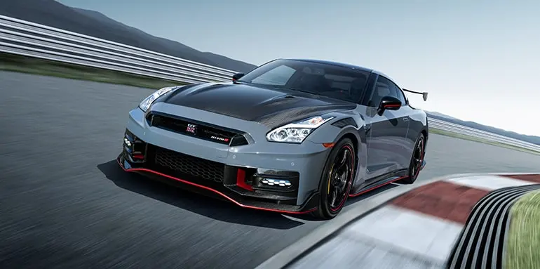 ¡El Nissan GTR Nismo: Un Monstruo de la Velocidad! 🤯