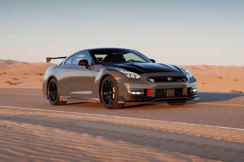 ¡El Nissan GT-R que Derrapa a 305 km/h! 🤯 ¿Cómo es Posible?