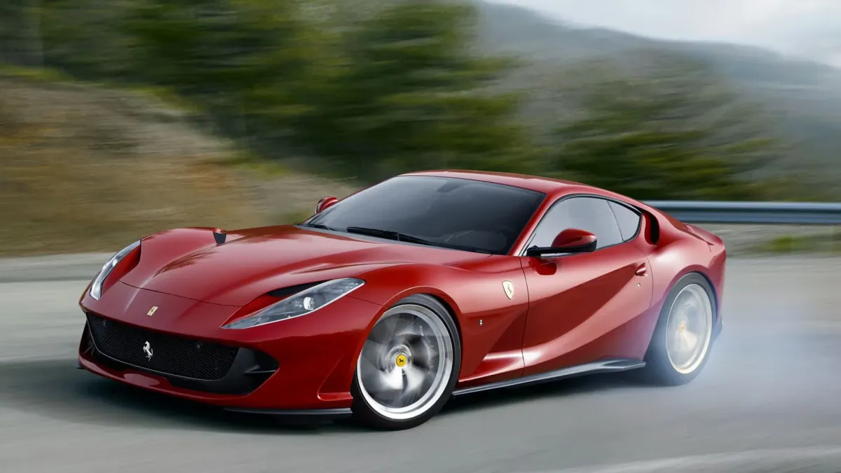 ¡El Rugido del León: Experiencia al Volante del Ferrari 812 Superfast! 🦁🔥