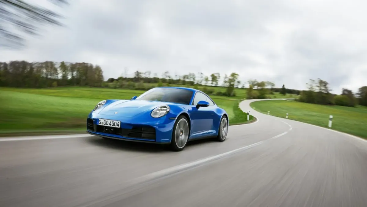 El Porsche 911 Carrera GTS 2024: ¡Una bestia con corazón híbrido! 🤯