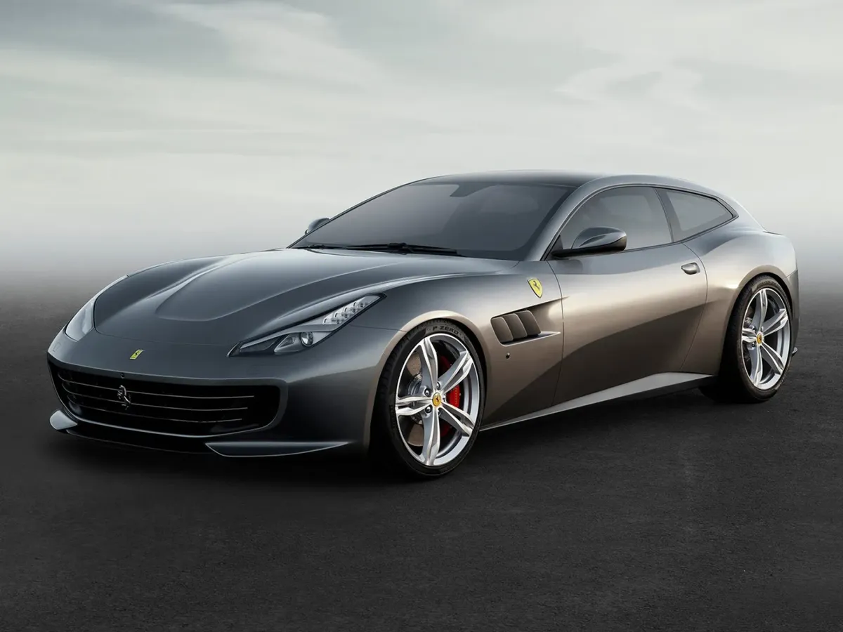 ¡Ferrari GTC4Lusso: El deportivo familiar que te dejará boquiabierto! 🤯🚗💨