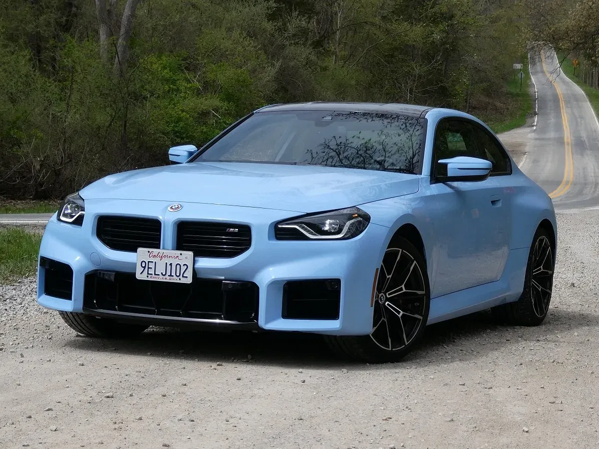 BMW M2: ¿El Pequeño Grande?  🔥  ¡Un análisis que te dejará con ganas de más!