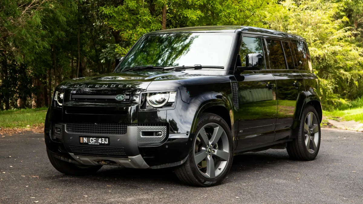 ¡Land Rover Defender V8: La Bestia Moderna de la Off-Road! 😱